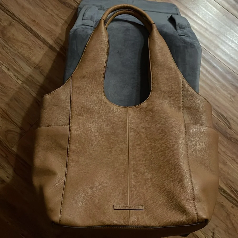 Lucky brand leather purse, brand new, no stains or scuffs - Picture 2 of 3
